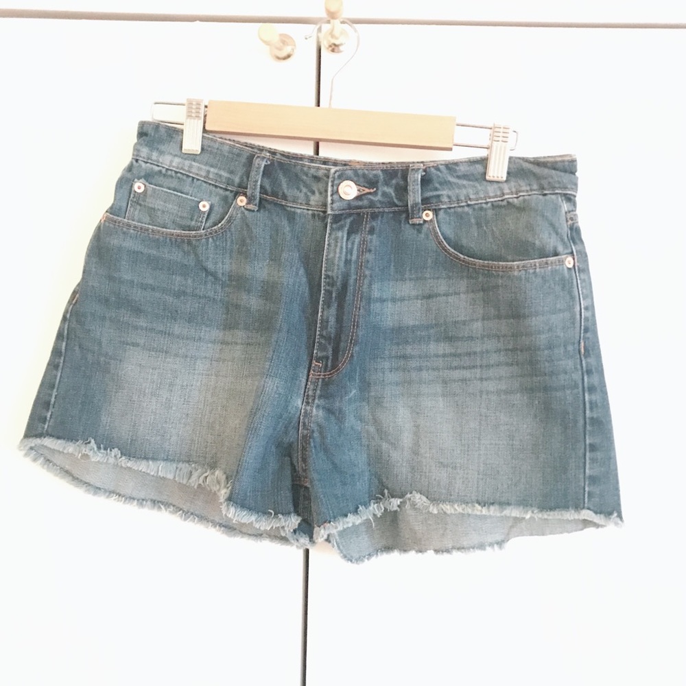 ⭐️4/$25 or 2/$15 High Waisted Denim Shorts